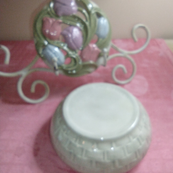 Vintage Art Pottery Holland @ Mold Signed Tulips Pastel Basketweave Filigree - Picture 6 of 8